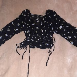 Forever 21 floral low cut cropped blouse